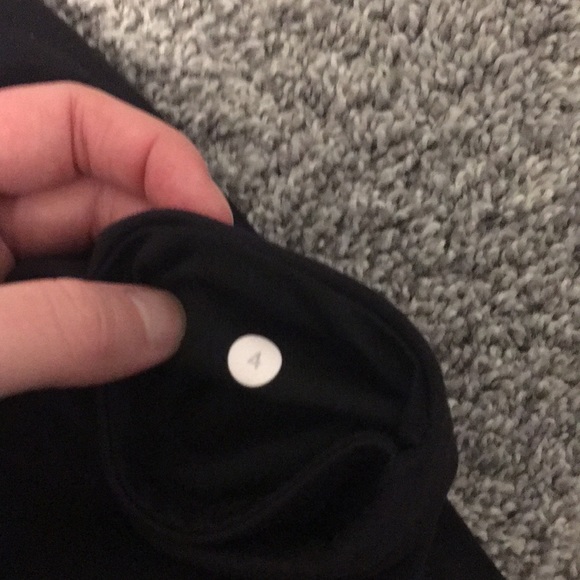 Lululemon leggings size 4, 33 length - Picture 2 of 3